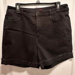 Jennifer Lopez women’s size 16 short shorts